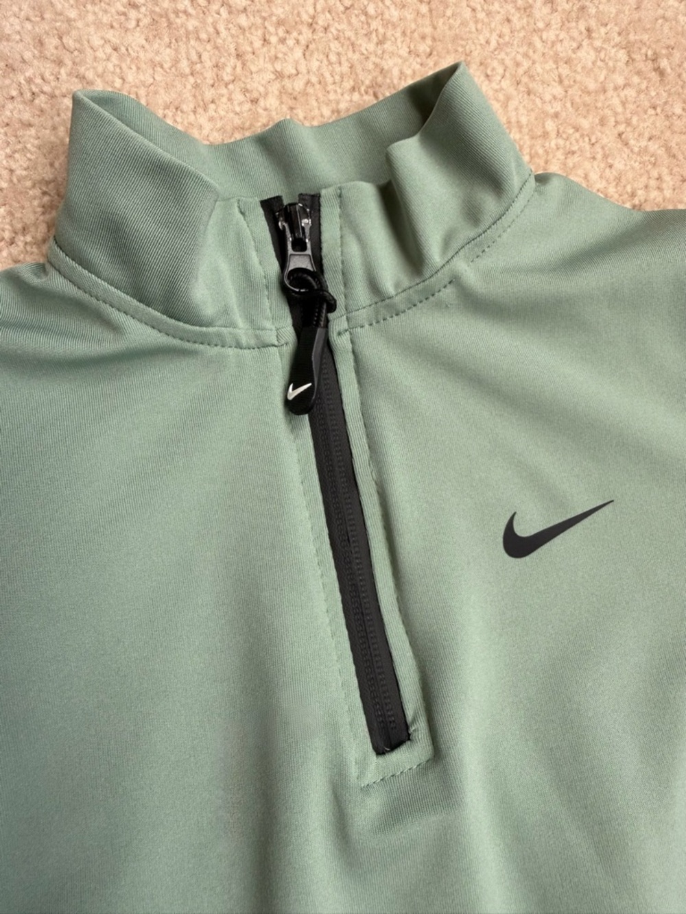 Nike Green Half-Zip Long-Sleeve Crop Top with Black Trim - Picture 4 of 7